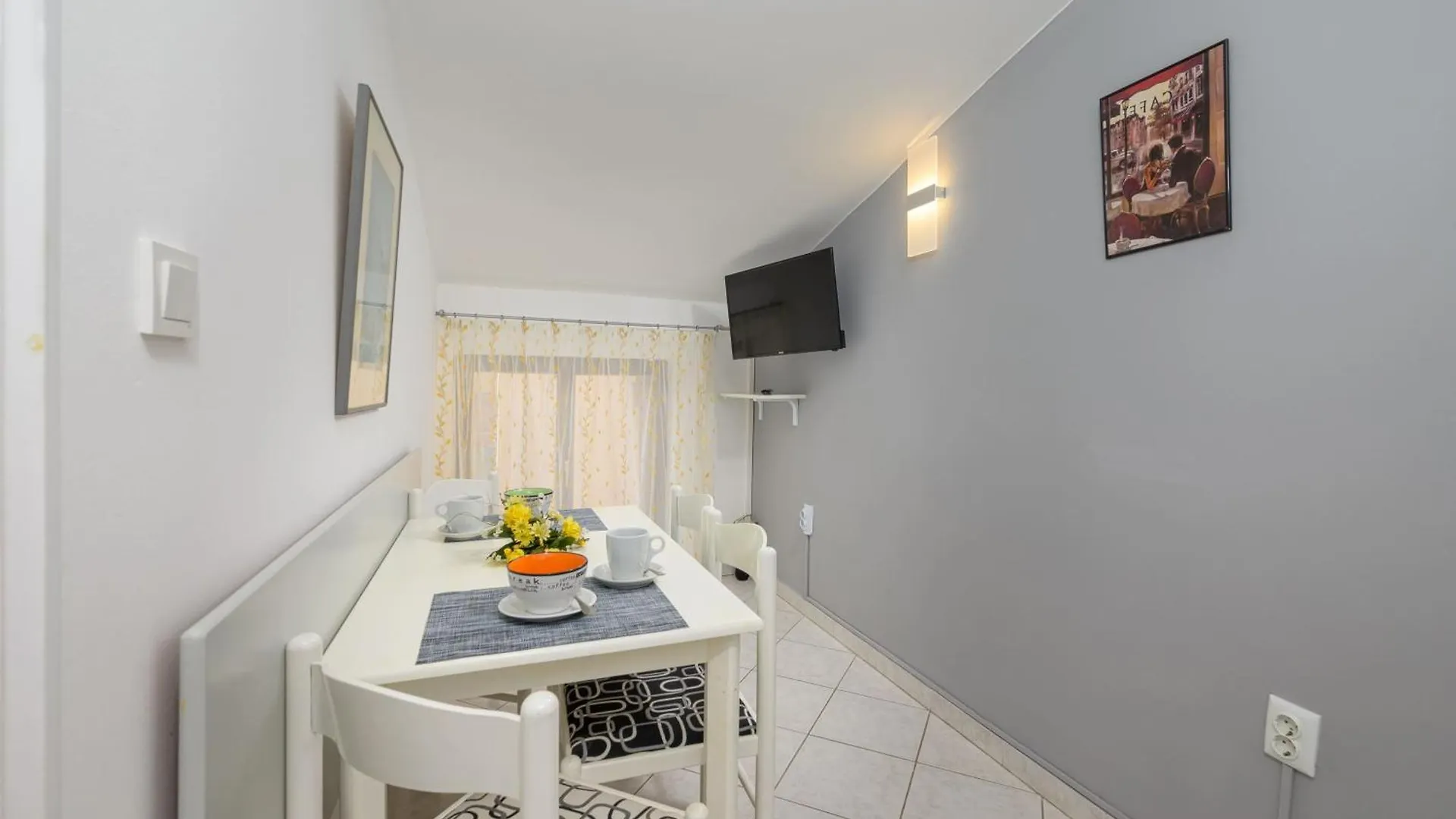 Apartment Schoene Ferienwohnung 6 Stinjan